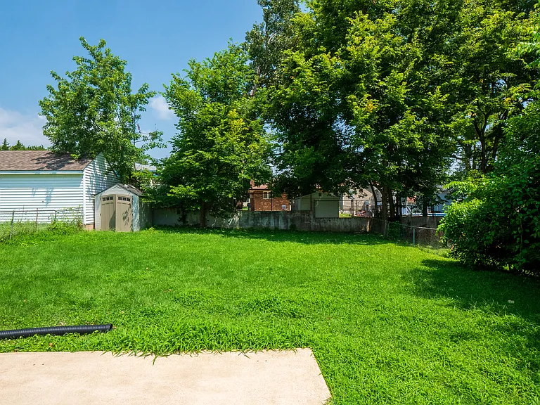 327 W Felton Ave — Photo 25