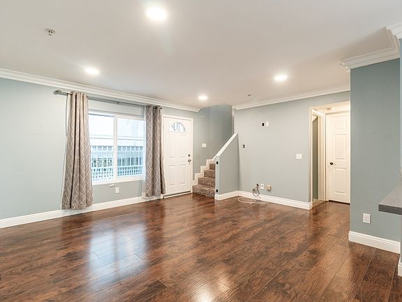 5th image of 8816 Burnet Ave Unit 3
