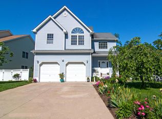 196 South St, Eatontown, NJ 07724