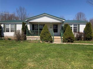 129 Leavitt Rd, Oswego, NY 13126