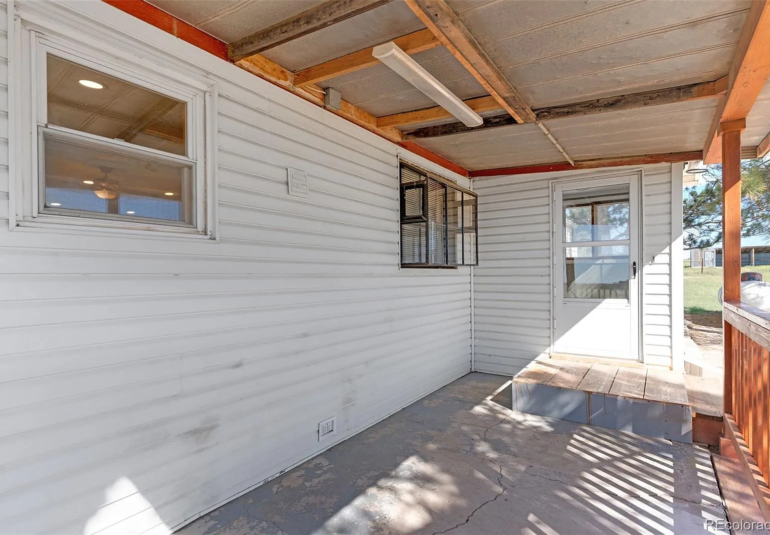 3 bed, 2.0 bath, 1156 sqft, $2,995 — Photo 4