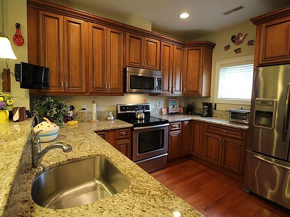 2nd image of 1701 Dogwood Cir #1701