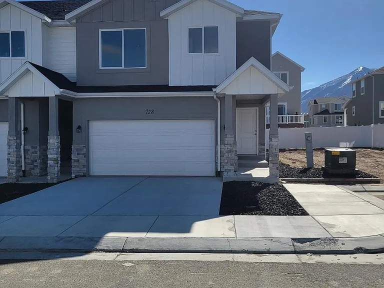 728 N 160 E — Photo 1