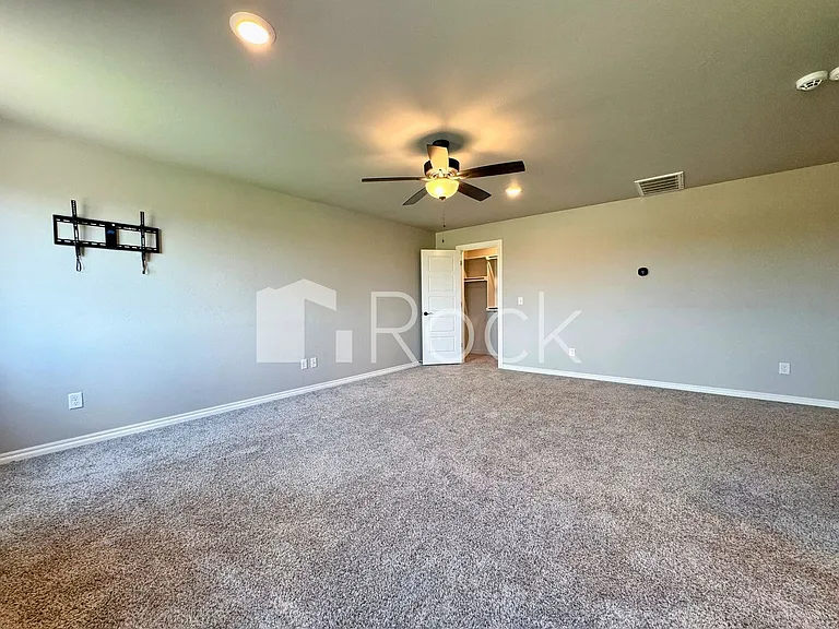 19113 Grove Pkwy — Photo 37