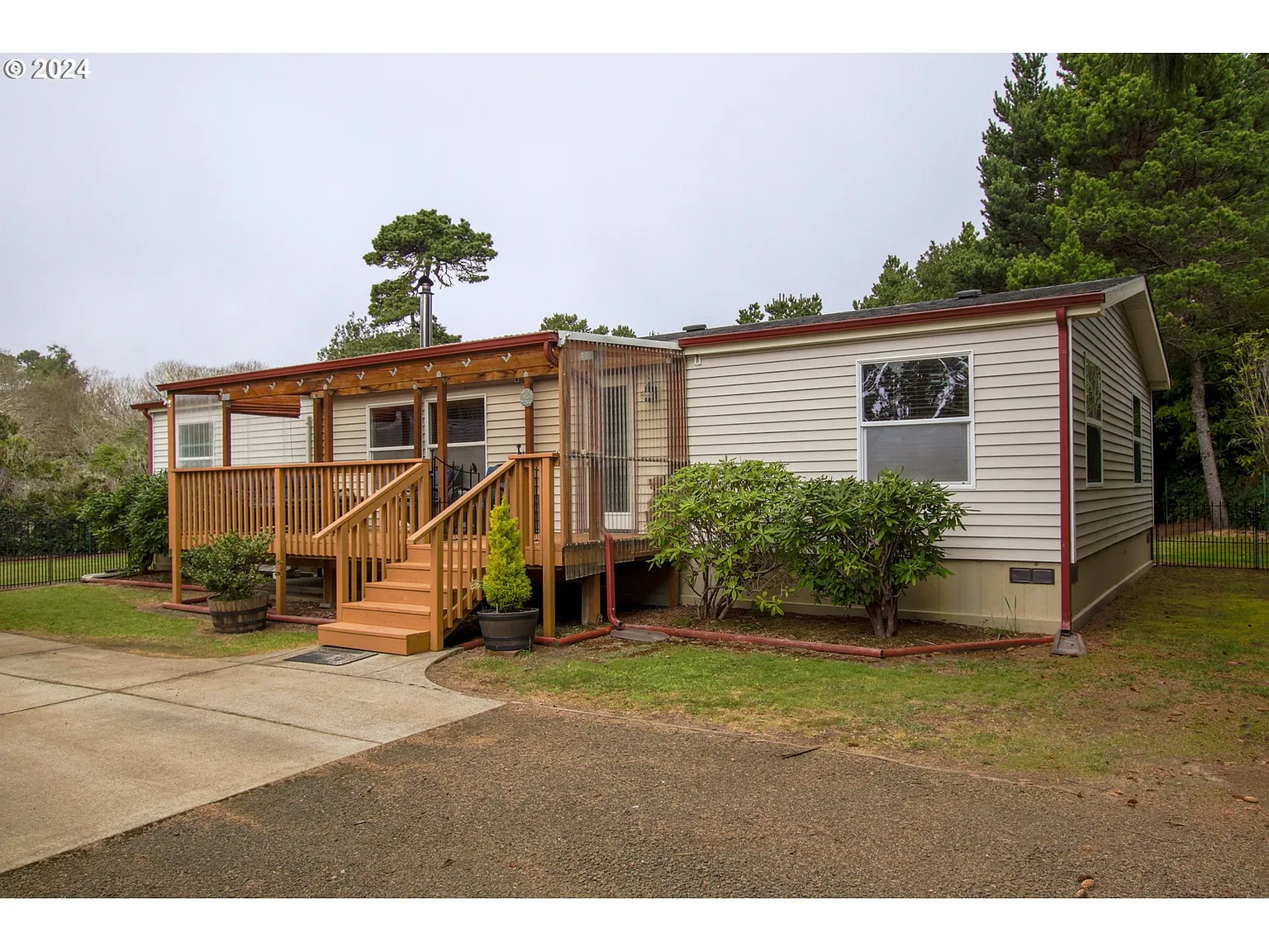 4819 Seapine Dr photo 1