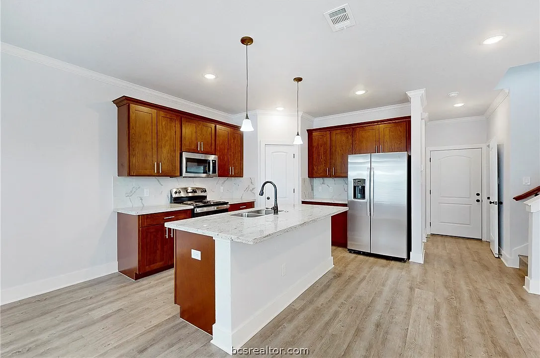 4 bed, 4.5 bath, 1864 sqft, $2,200 — Photo 3