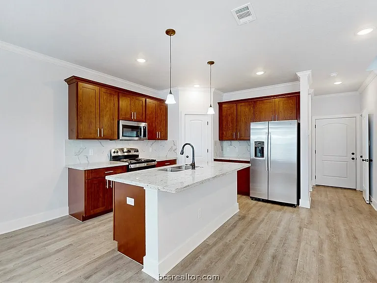 2109 Jax Dr — Photo 3