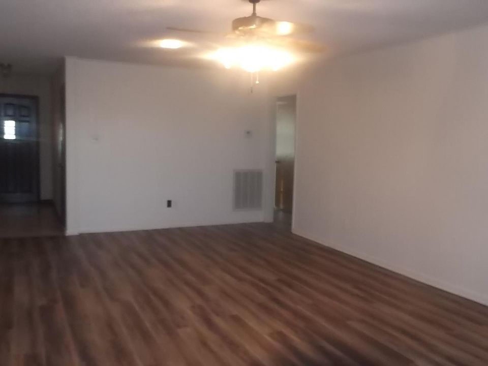 2nd image of 21314 Kickapoo Rd