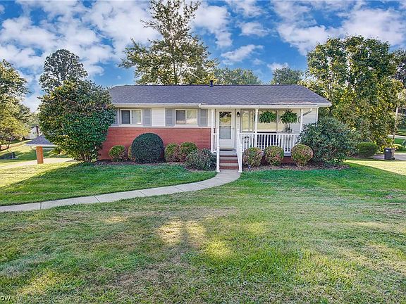 2nd image of 3295 Circle Ct