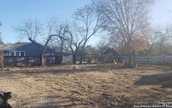 3rd image of 2610 Woodbury Dr