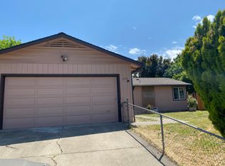 2976 Far West Ave, Medford, OR 97501