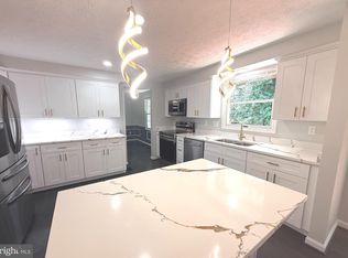 20345 Watkins Meadow Dr, Germantown, MD 20876