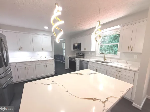 20345 Watkins Meadow Dr, Germantown, MD 20876