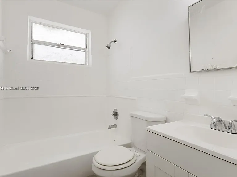 1251 NW 59th St #3 — Photo 7