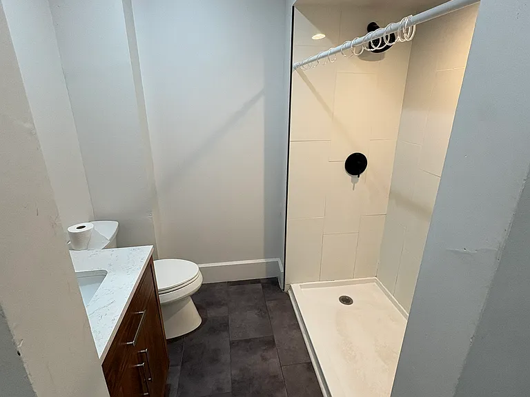 906 Washington Ave #2 — Photo 7