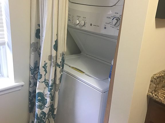 In-unit washer/dryer!