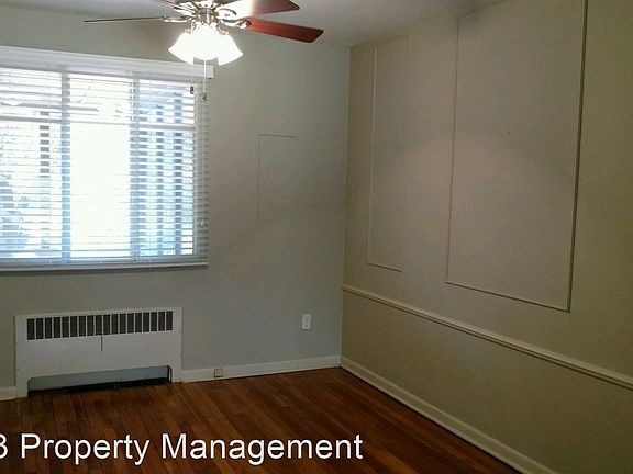 3rd image of 306 Davis Ave #306