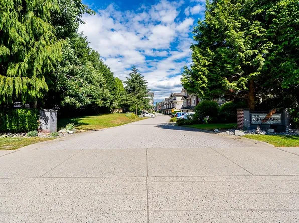 7518 138th St #56, Surrey, BC V3W 1S1