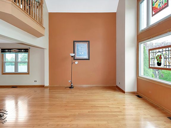 3rd image of 2985 Royal Ct