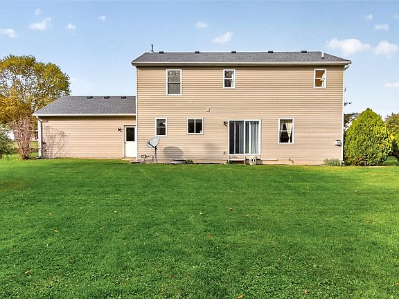 5th image of 704 Lake View Knls