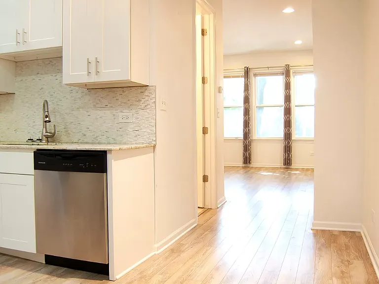 2649 North Wayne Avenue Chicago, IL 60614 — Photo 28