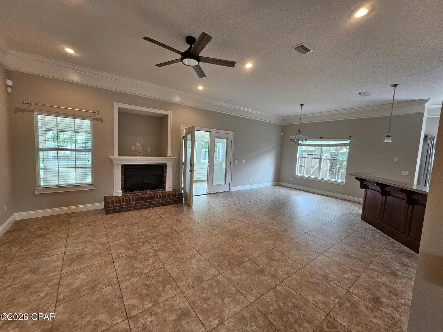 3 bed, 2073 sqft, $2,300 — Photo 3