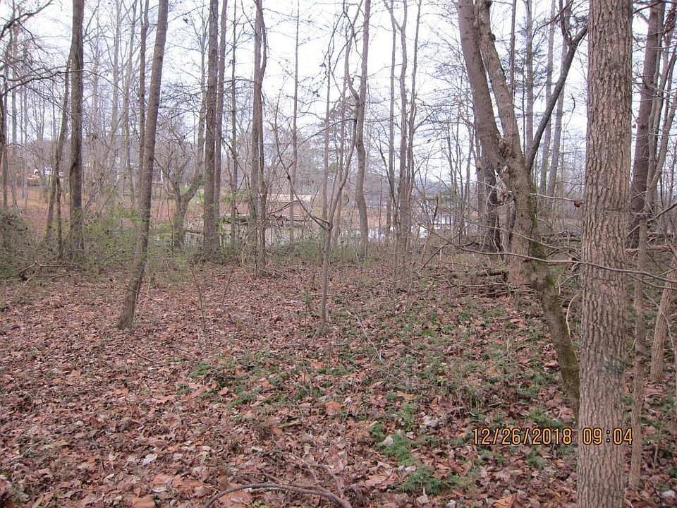 2nd image of 375 Ellis Rd