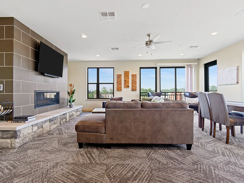 1505 Clubroom