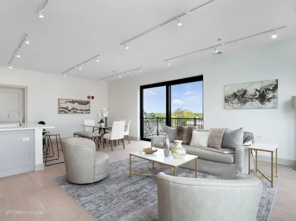 3202 N Racine Ave #506, Chicago, IL 60657