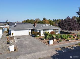 518 E Willow St, Sequim, WA 98382