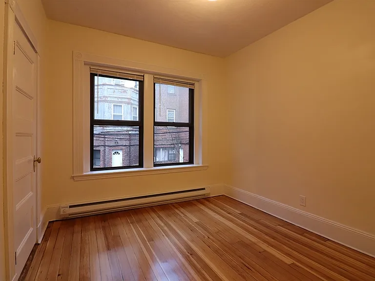 12 Park St — Photo 16