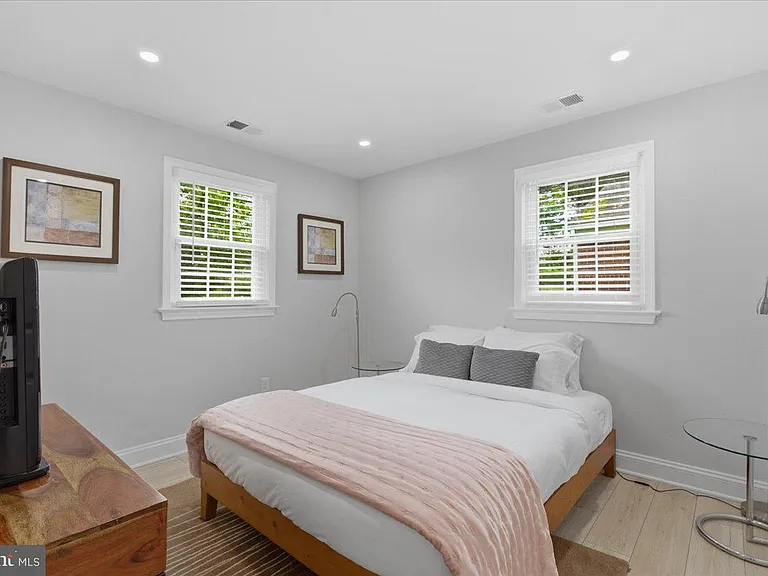 3823 Duke St — Photo 15