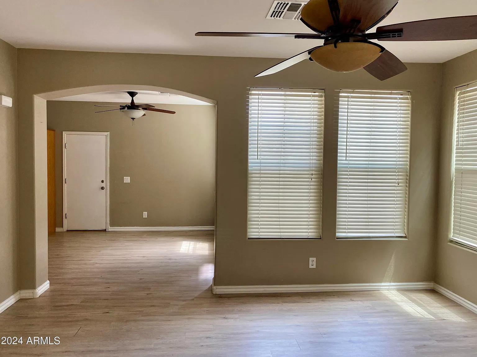 3 bed, 2.5 bath, 1480 sqft, $2,100 — Photo 4
