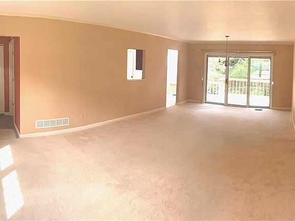4th image of 1683 Stone Creek Ln #52