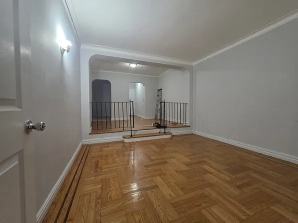 182 Bennett Avenue image 1 of 8