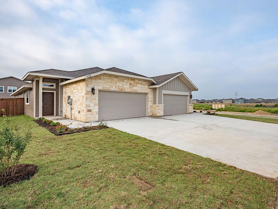 1st image of 612 Blackland Dr
