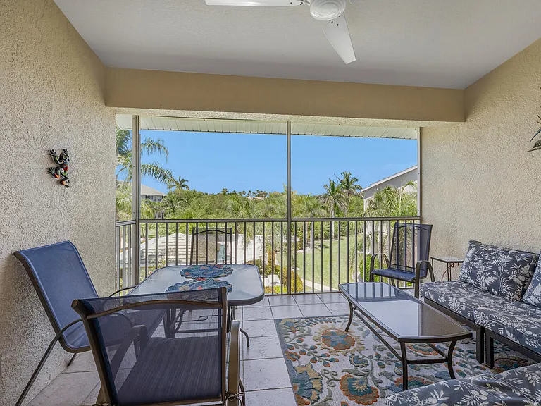 Spacious lanai to enjoy the gulf breezes.