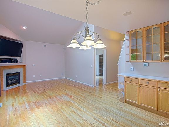 5th image of 16317 88th Ave E