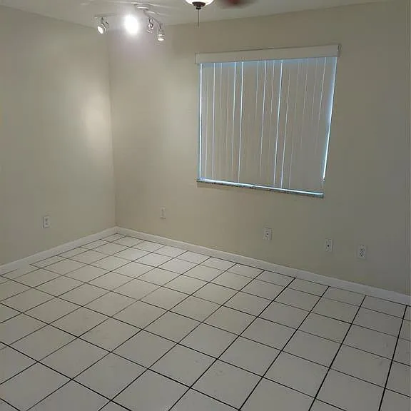 505 SW 9th St #WEST — Photo 9