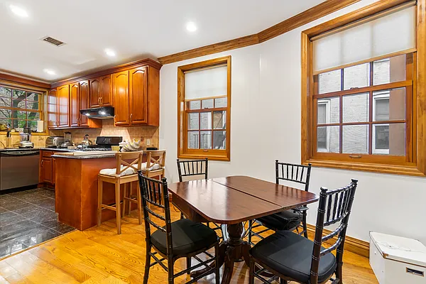 Rented by Avi Nash Associates | media 17