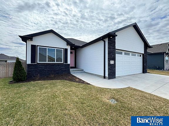 4th image of 7821 Lena St