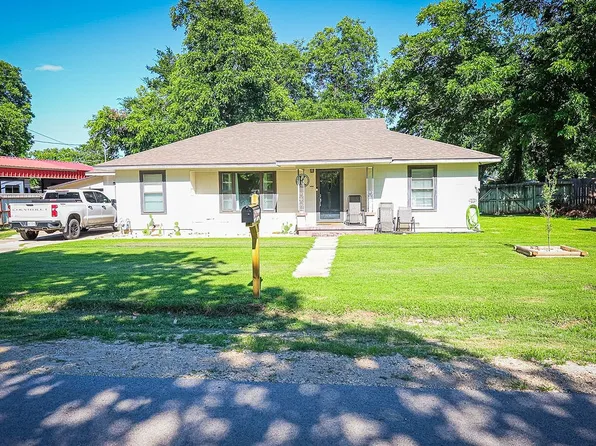 725 S Austin St, De Leon, TX 76444