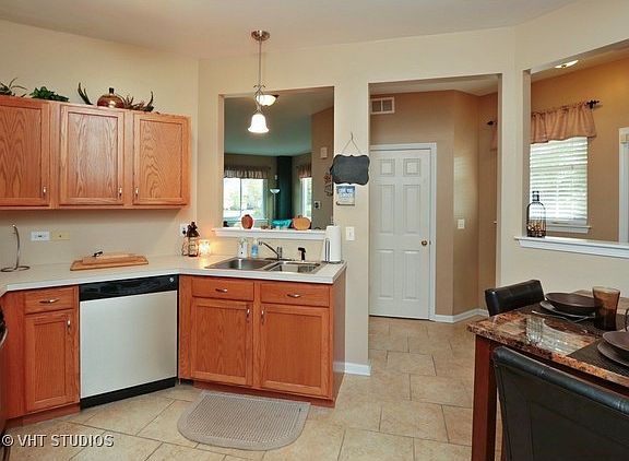 3rd image of 1435 Remington Ct