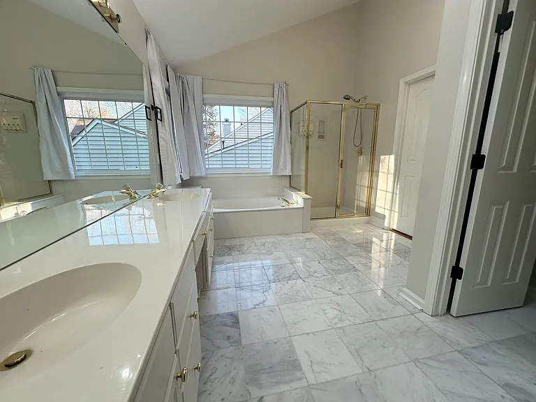 15813 Prestwoods Ln — Photo 23