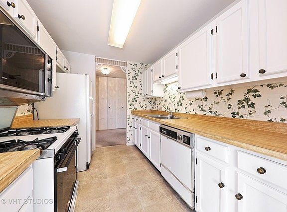 3rd image of 2201 S Grace St APT 200