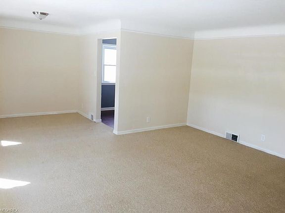 5th image of 18711 Garden Blvd