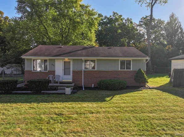 21780 Negaunee St, Southfield, MI 48033