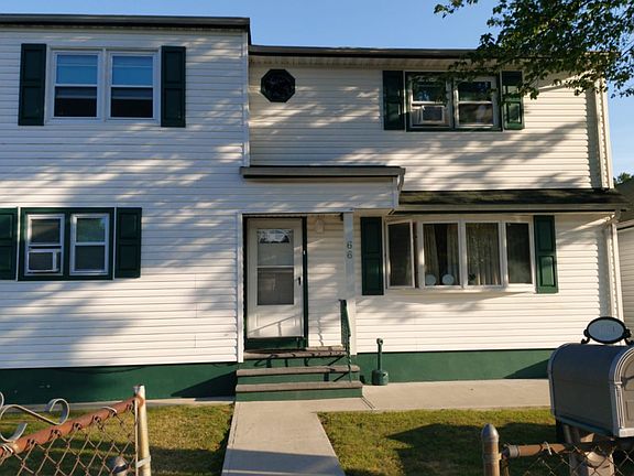 3rd image of 66 William Ave