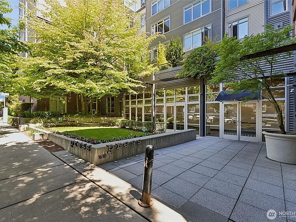 2nd image of 1620 Belmont Ave #125