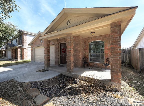 3rd image of 243 Eagle Pass Dr